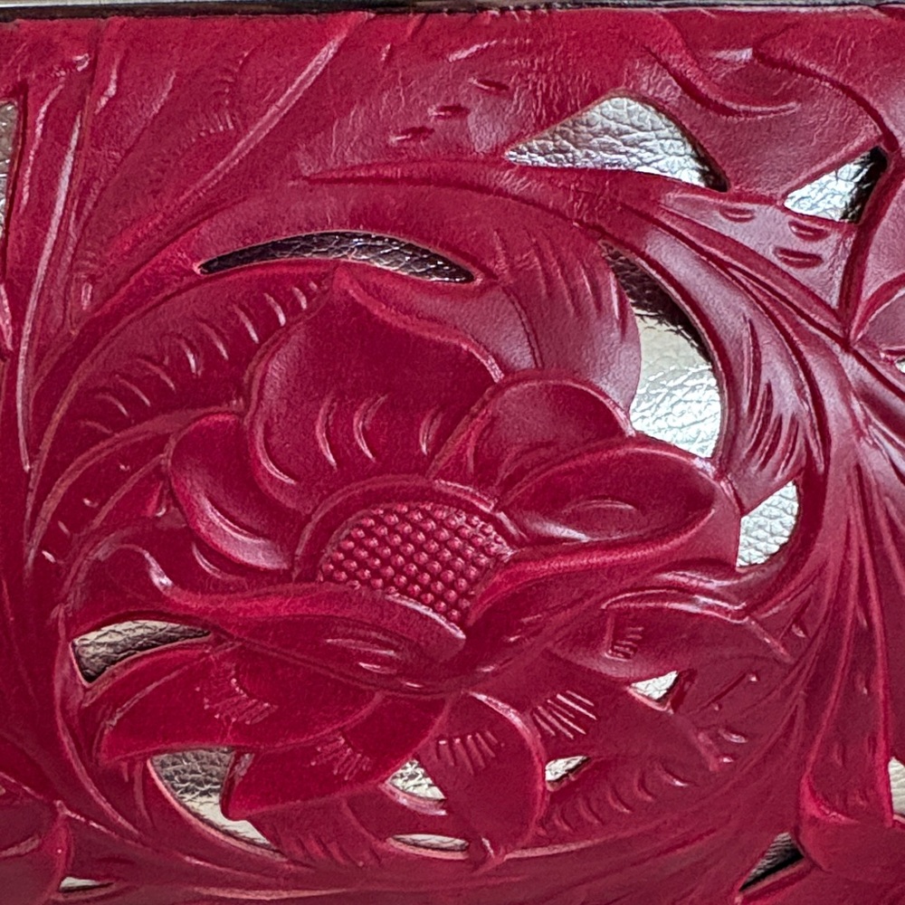 BIG SALE.   Elegant Red Floral Cutout Handbag - Picture 2 of 10